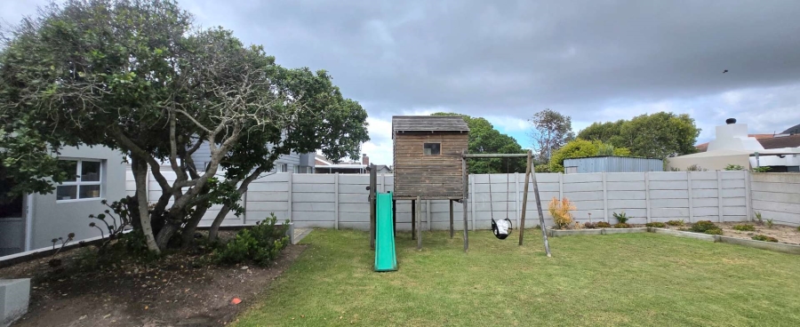 4 Bedroom Property for Sale in Franskraal Western Cape